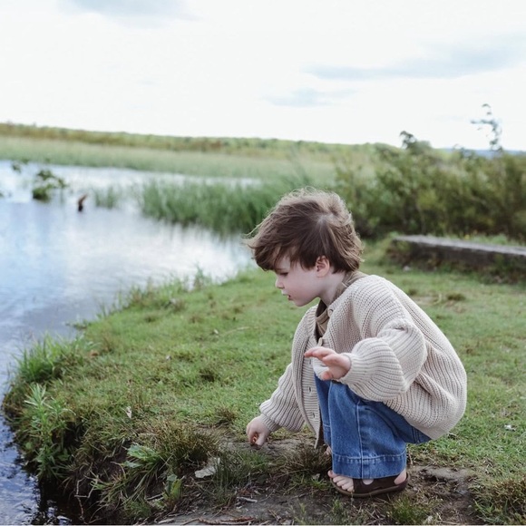 Simple Folk Cardigan - Picture 4 of 13